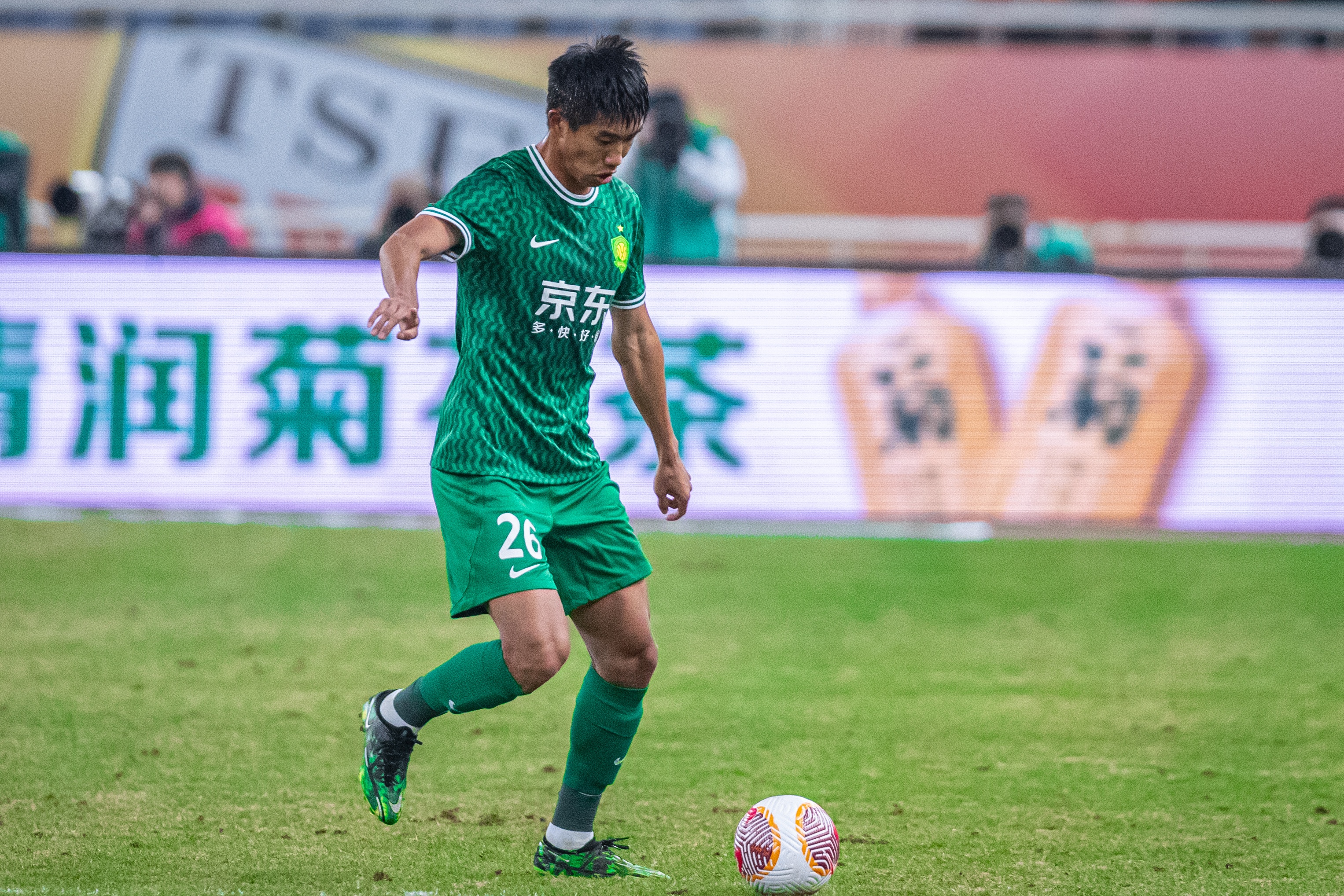 柏杨达成国安百场里程碑 28岁后卫迎第六赛季