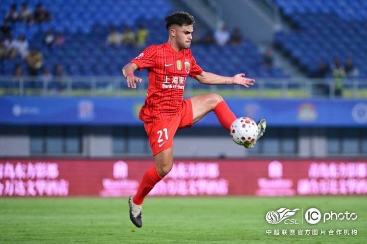 两次进球被吹+少打一人 海港客场1-2遭西海岸逆转
