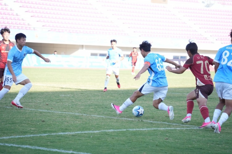 侯博文连场制胜球 深圳U20客场1-0陕西取两连胜 侯博文连场制胜球 深圳U20客场1-0陕西取两连胜
