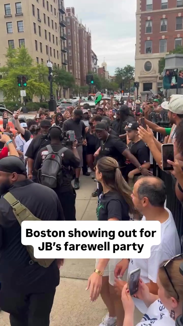 十载光阴！布朗在波士顿街区举行告别派对 大量球迷前来支持
